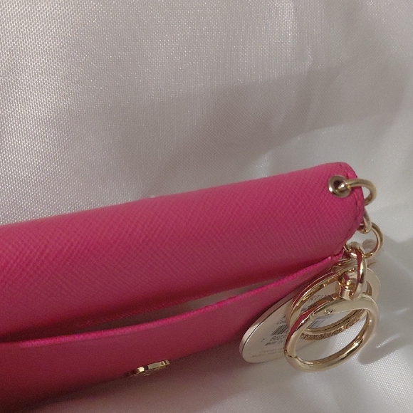 Spartina 449 Fuchsia Pineapple Keychain Wallet NWT - Picture 2 of 4